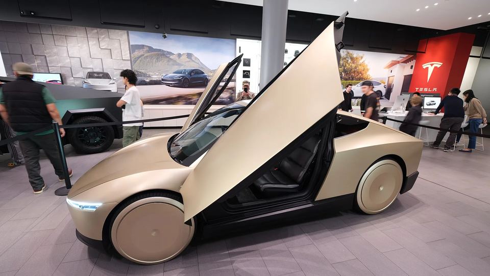 特斯拉为 Cybercab 备下 300 亿美元扩张弹药