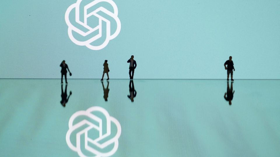 OpenAI 年化收入约 500 亿美元，700 亿是口径误会